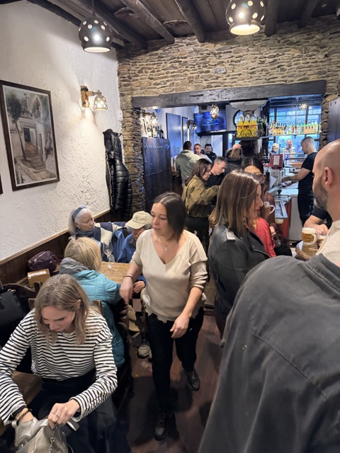 Ambiente en Taberna Tita Paca